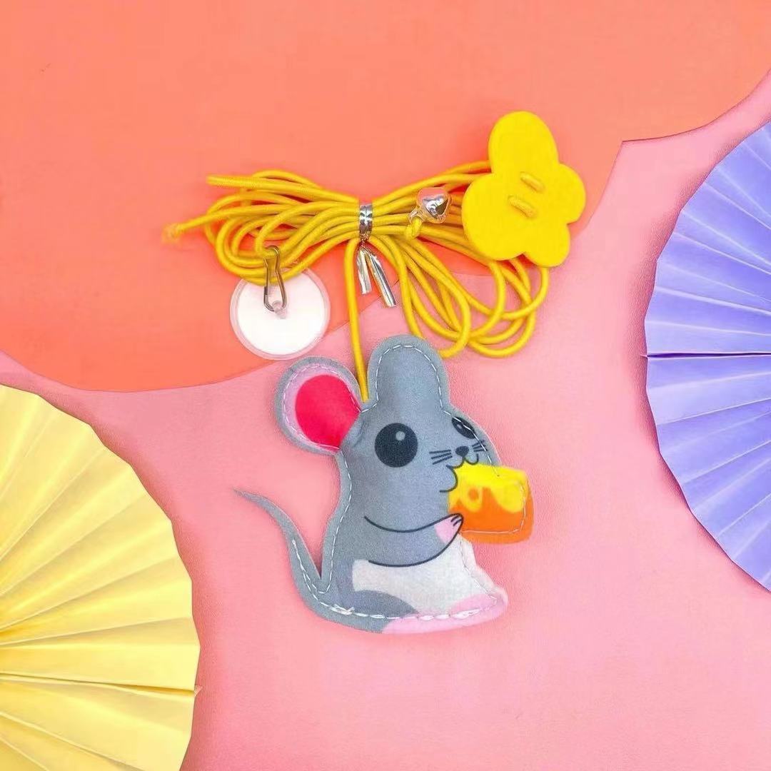 Cat Toys Simulated Cute Toys Funny Self-hey Interactive Toy Rope Grabbing Mouse Telescopic Hanging Cat Pet Supplies - Paw Heroes Shop
